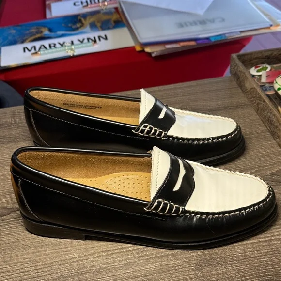 G.H. Bass & Co. Black and White Loafers - Picture 6 of 9